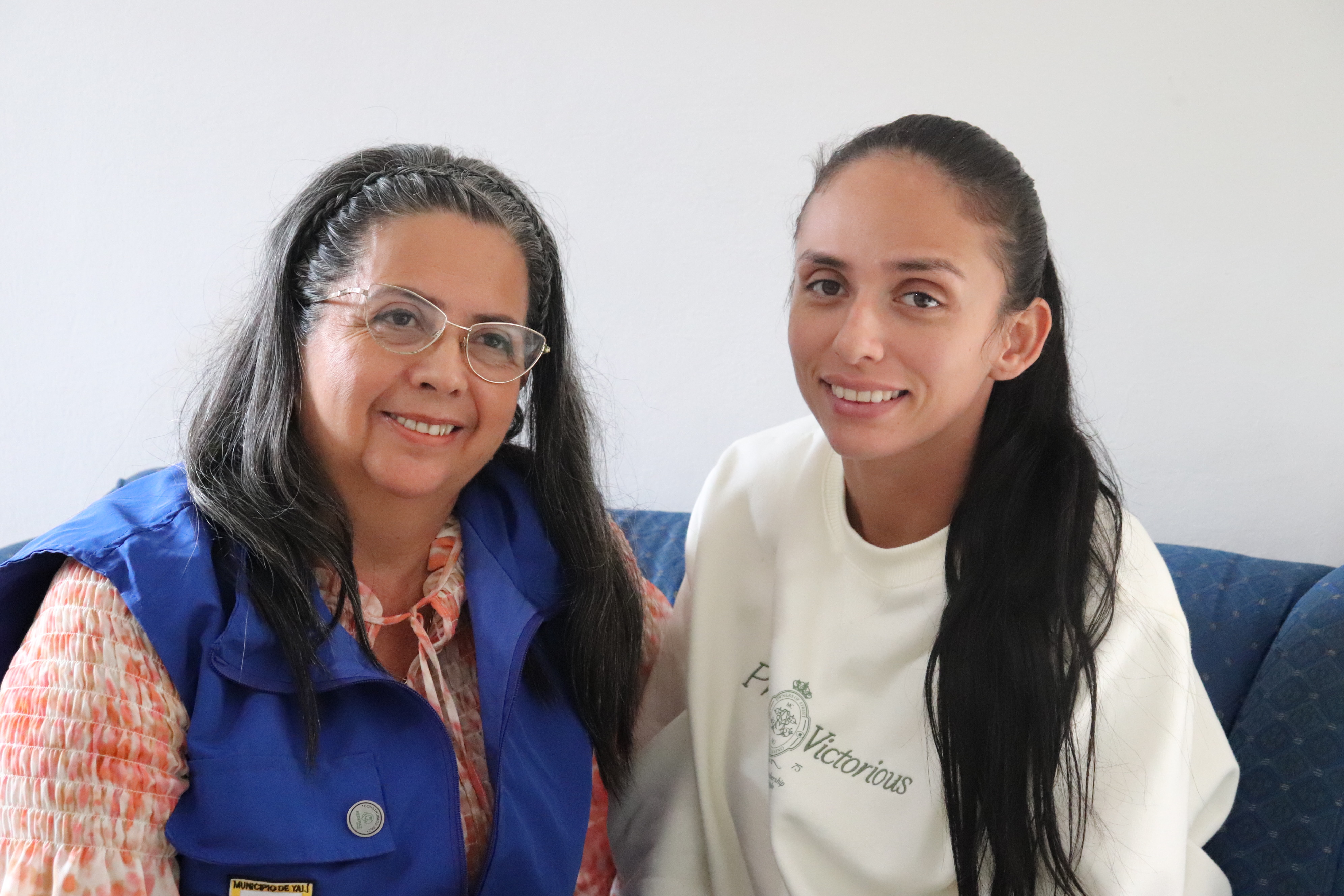 Madre e hija, víctimas del conflicto, promueven la reconciliación en Yalí.