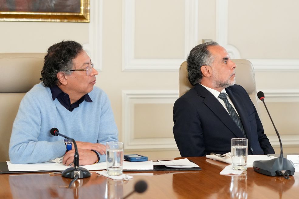 Petro busca formular proyectos de ley con sus bases ante crisis con el Congreso