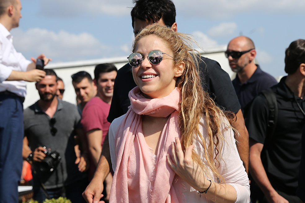Shakira, de paseo en yate con sus hijos antes del concierto en Estambul
