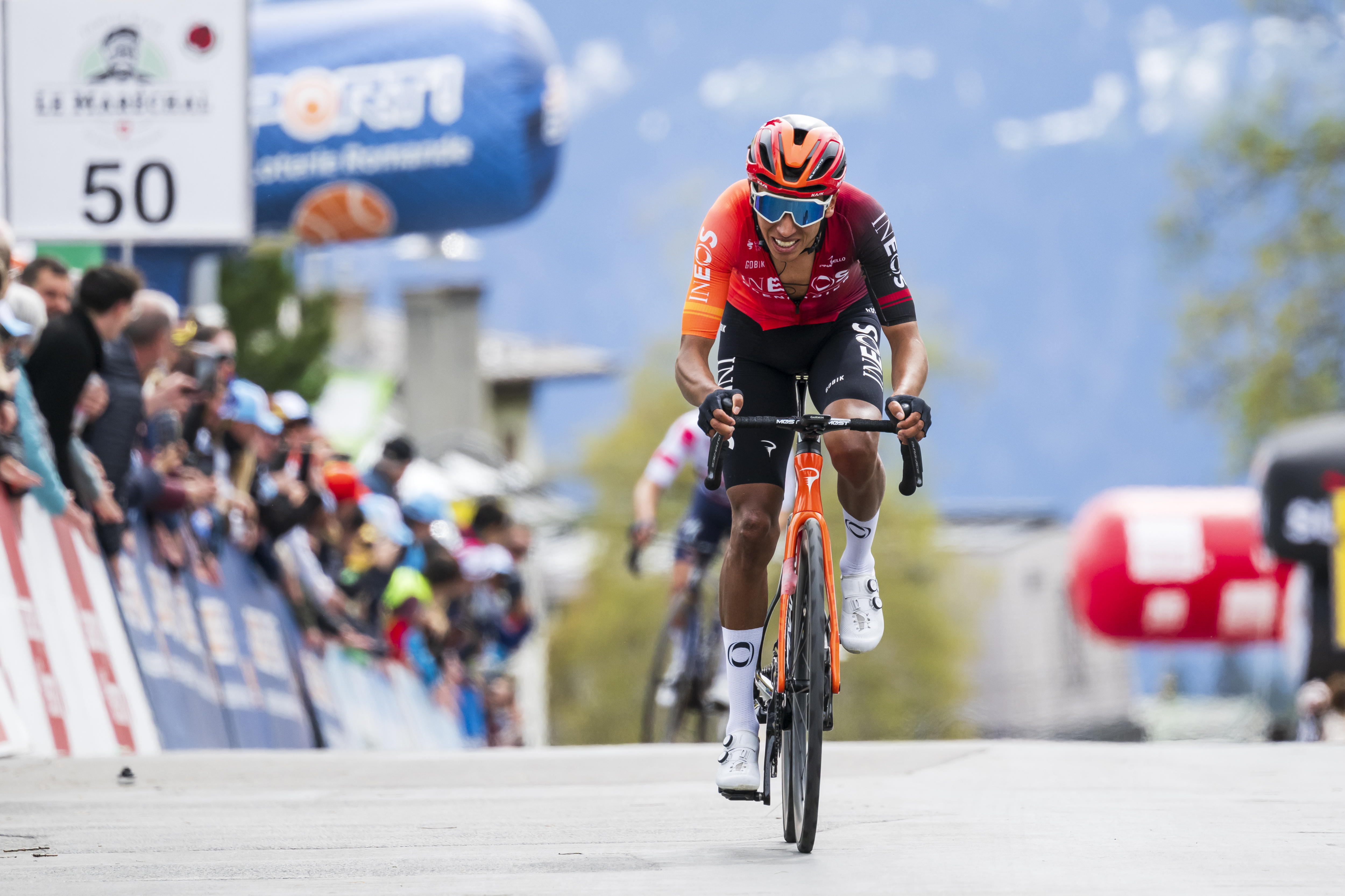 Leysin (Switzerland), 27/04/2024.- Egan Bernal from Colombia of team Ineos Grenadiers in action during the fourth stage, a 151.7 km race between Saillon and Leysin at the 77th Tour de Romandie UCI World Tour Cycling race, Leysin, Switzerland, 27 April 2024. (Ciclismo, Suiza) EFE/EPA/JEAN-CHRISTOPHE BOTT