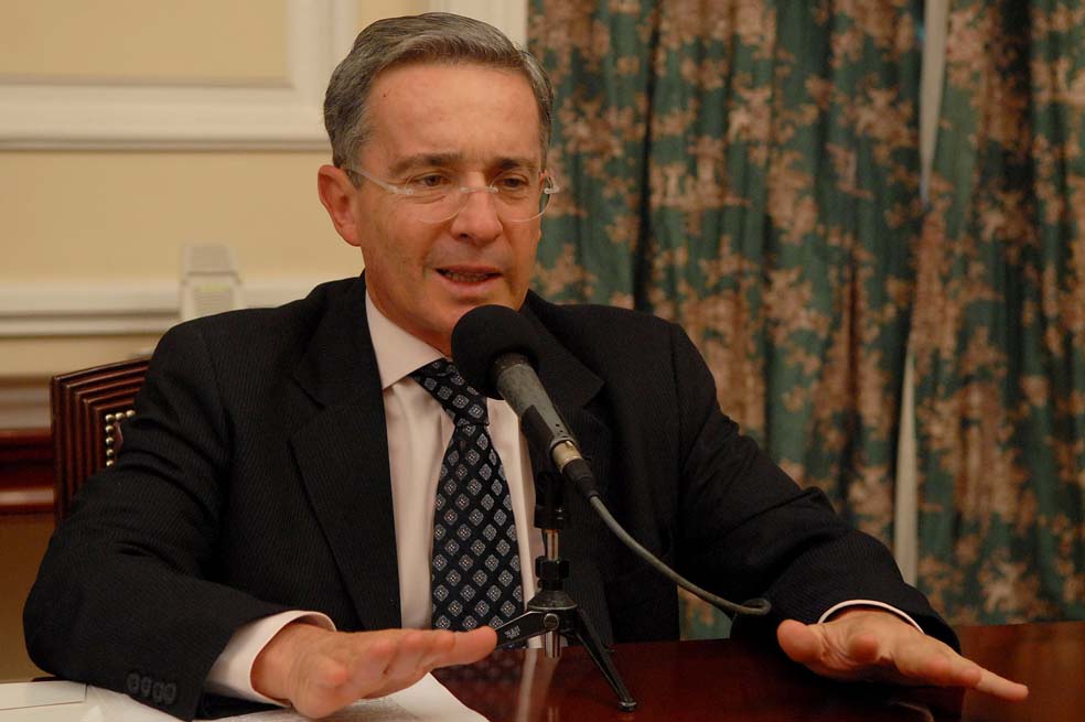 Encrucijada judicial de Uribe