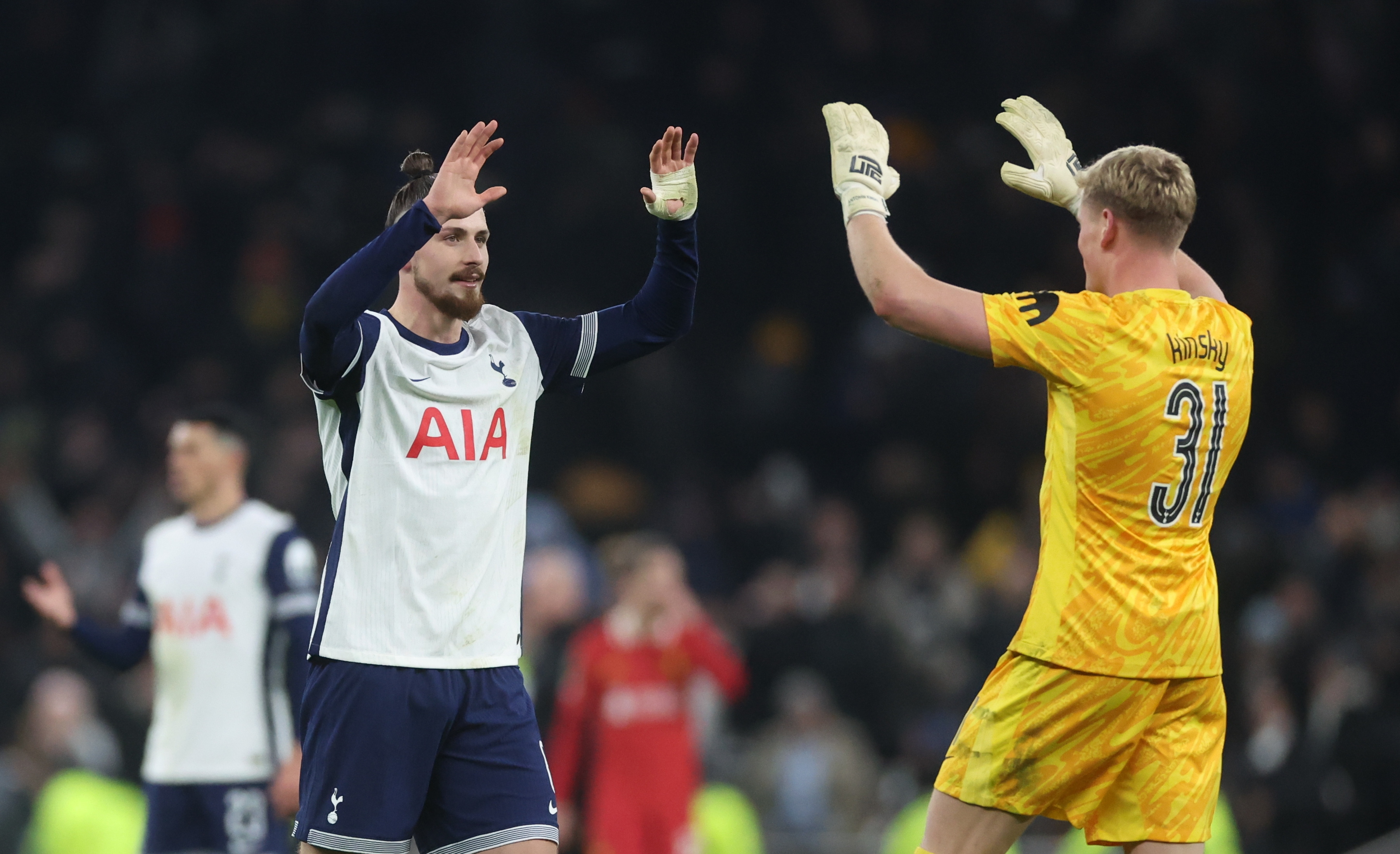 Tottenham le ganó a Liverpool y se adelantó en la semifinal de la Carabao Cup