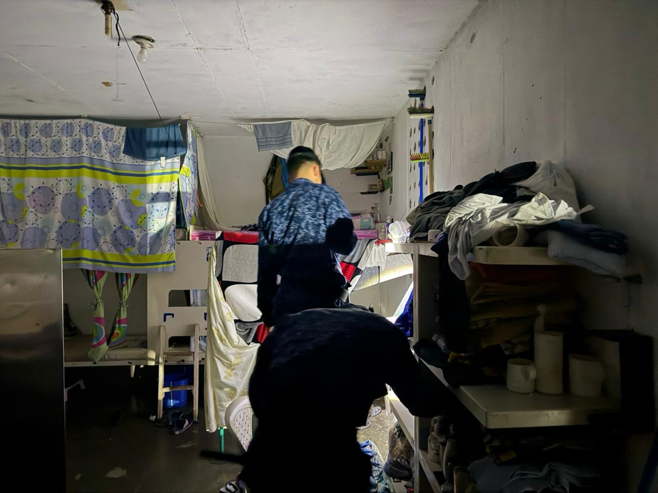Plan Democracia: INPEC incauta celulares, droga y armas blancas en cárceles de Bogotá