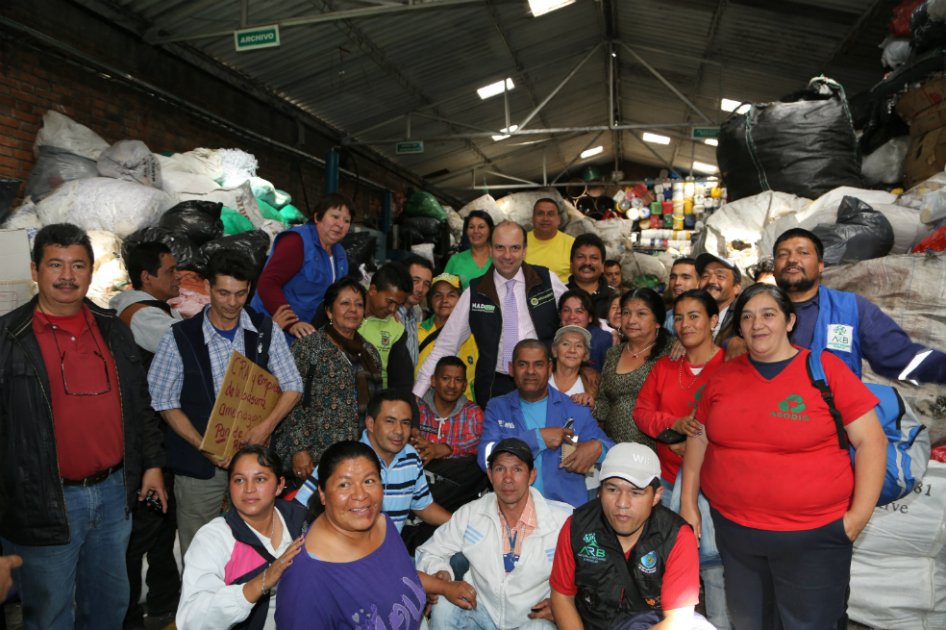 Recicladores de Bogotá y MinAmbiente se reúnen para analizar las problemáticas del oficio