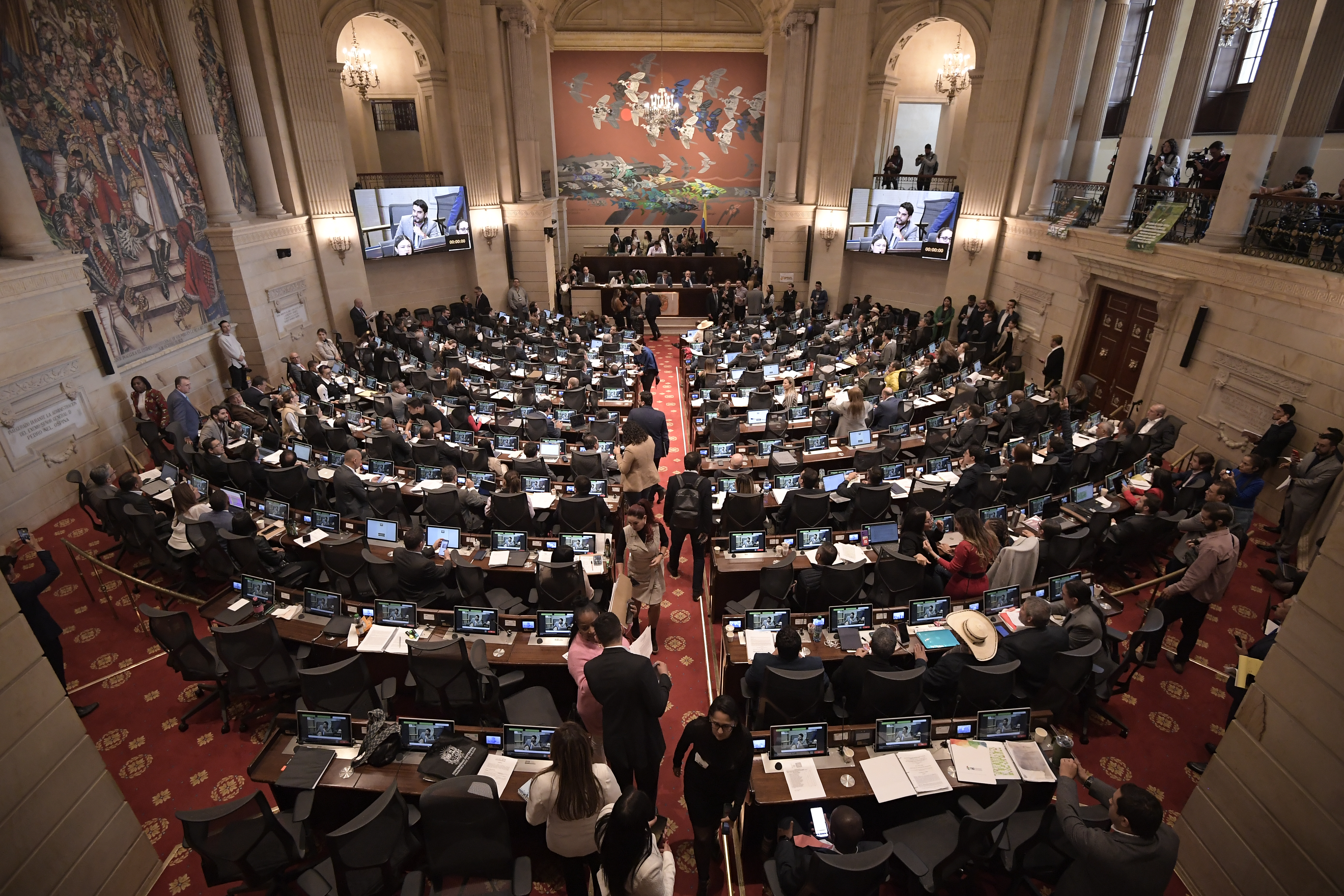 Se aplaza primer debate de la reforma pensional en el Congreso