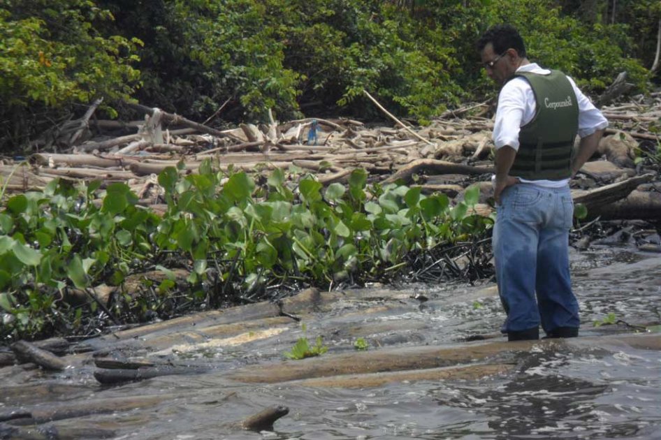 Avanzan tareas para controlar derrame de combustible en el Golfo de Urabá