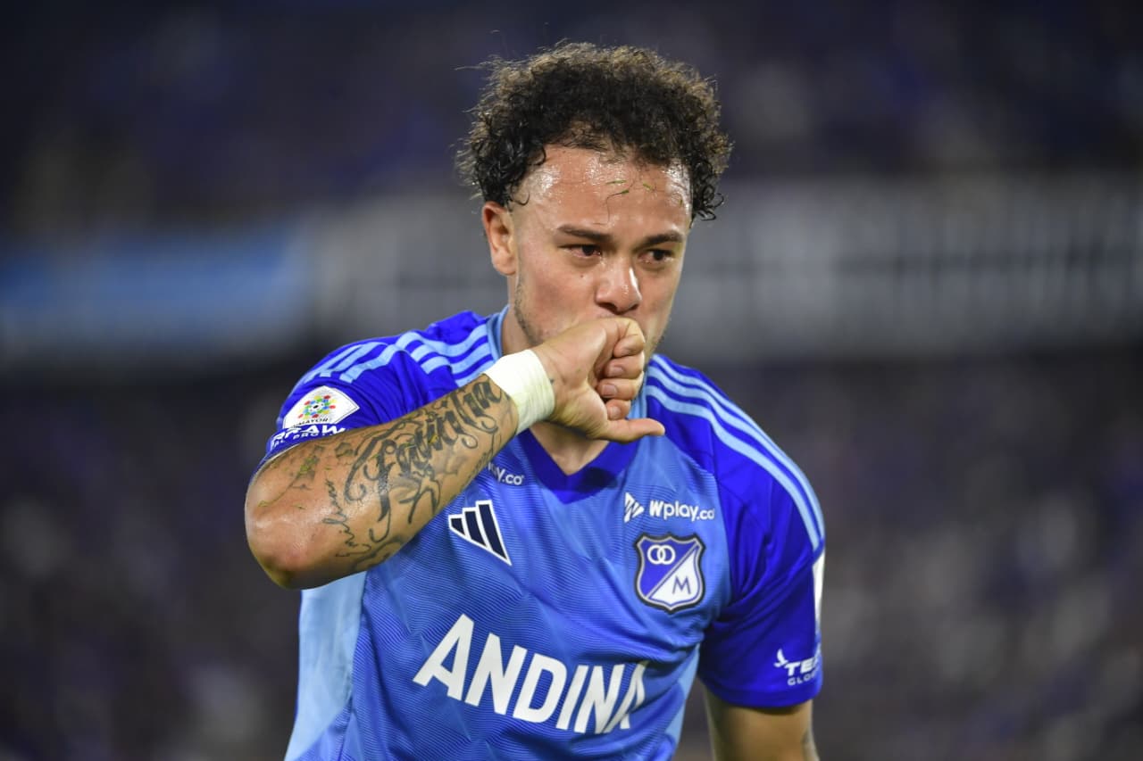 Millonarios celebró un triunfo vital ante América de Cali en El Campín, que lo mantiene con vida en la lucha por los cuadrangulares.