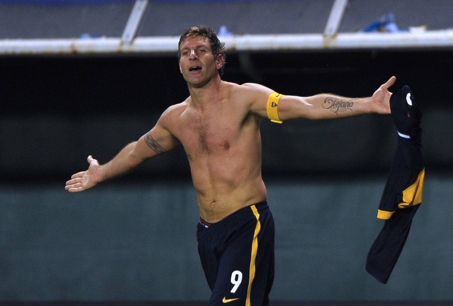 Soy tímido pero Messi es más: Martín Palermo