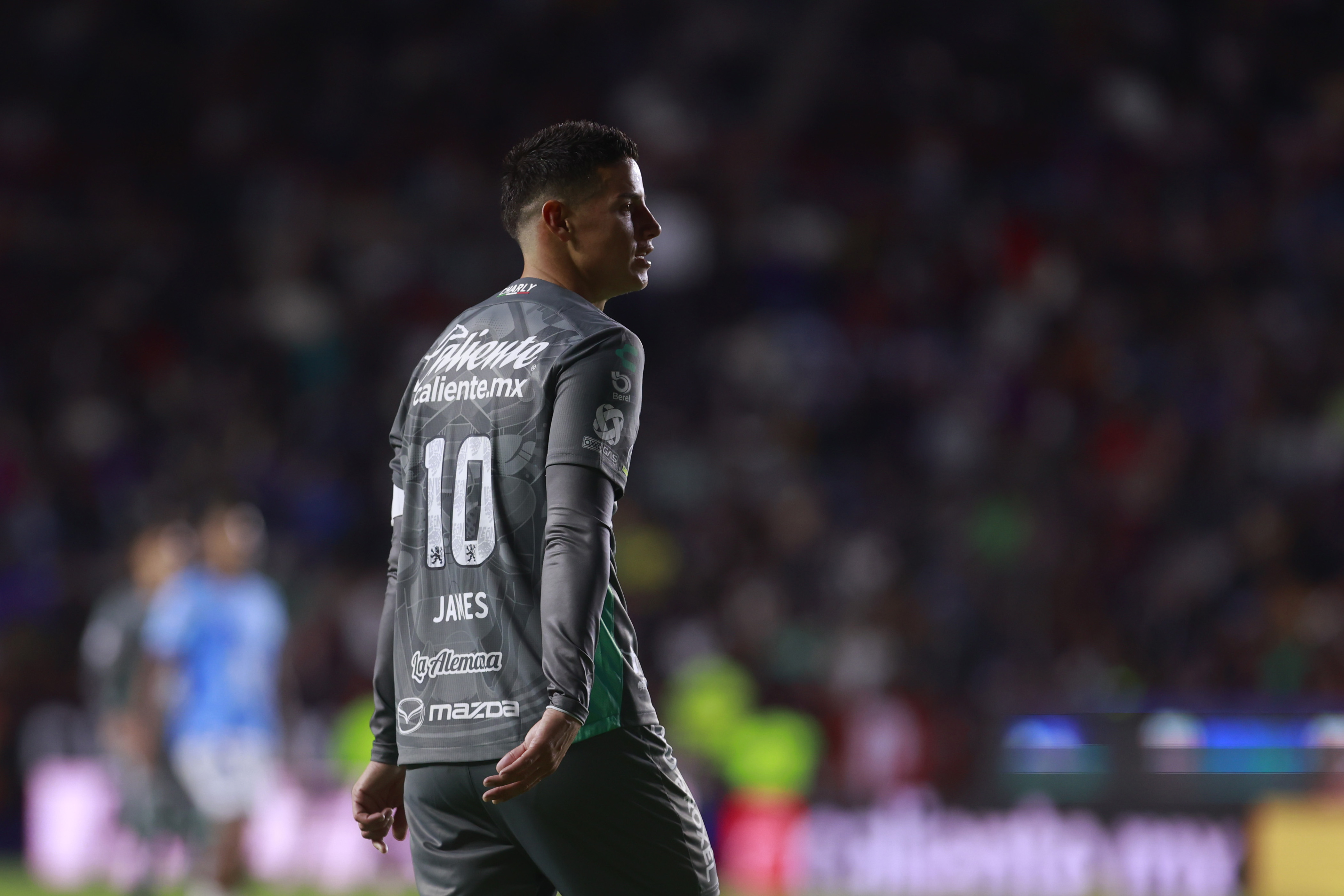 AME7621. PACHUCA (MÉXICO), 06/02/2025.- James Rodríguez de León reacciona este miércoles, en un partido de la primera jornada del Torneo Clausura 2025 de la Liga MX entre el Club de Fútbol Pachuca y Club León, en el estadio Hidalgo en Pachuca (México). EFE/ David Martínez Pelcastre