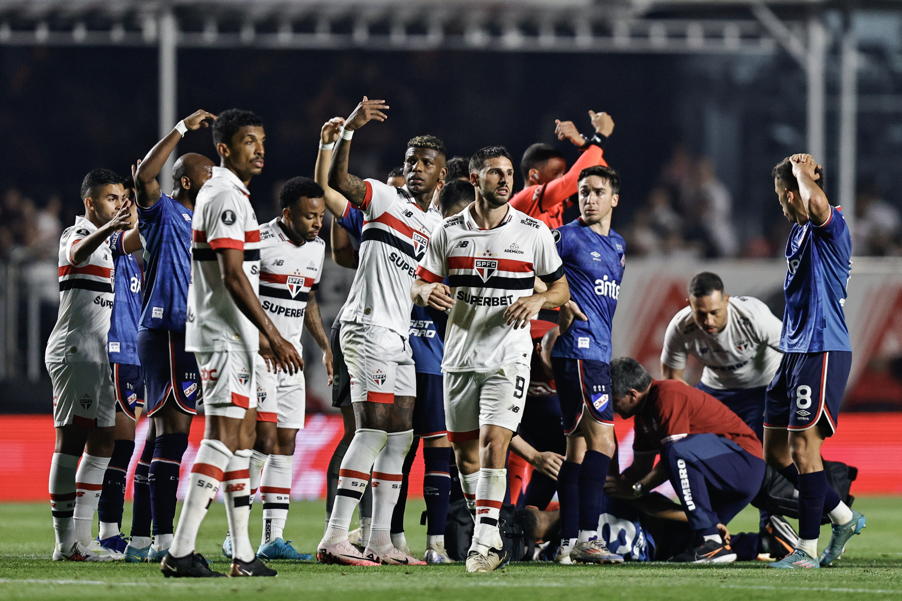 El jugador Juan Izquierdo se encuentra estable tras sufrir una arritmia cardiaca