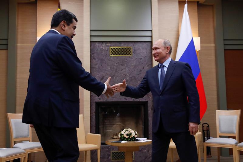 Putin condena cualquier intento de cambiar situación en Venezuela por la fuerza