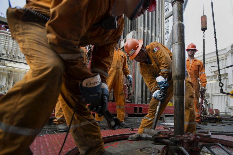 Petroleras extranjeras compiten en histórica licitación en México