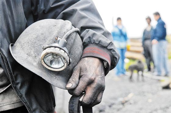 Encuentran cuerpo de uno de los cuatro trabajadores atrapados en una mina en Cauca