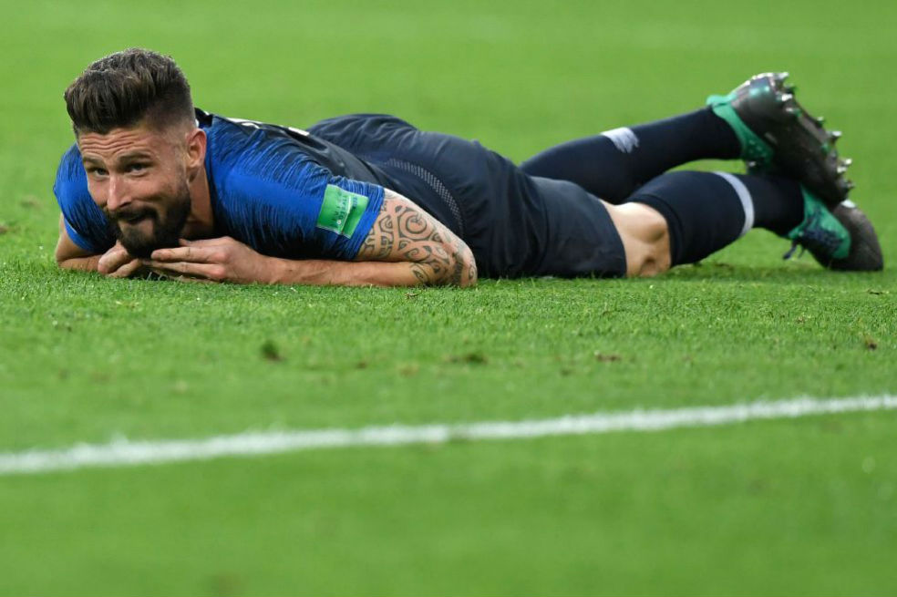 Olivier Giroud, el nueve que no remata al arco
