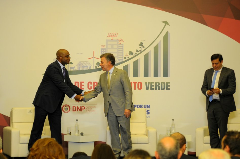 «Un año de paz nos ahorra 2.7 billones en degradación ambiental»: Simón Gaviria