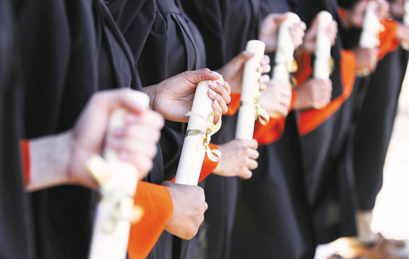 ¿Necesita apostillar su diploma para estudiar en el exterior? Estos son los pasos