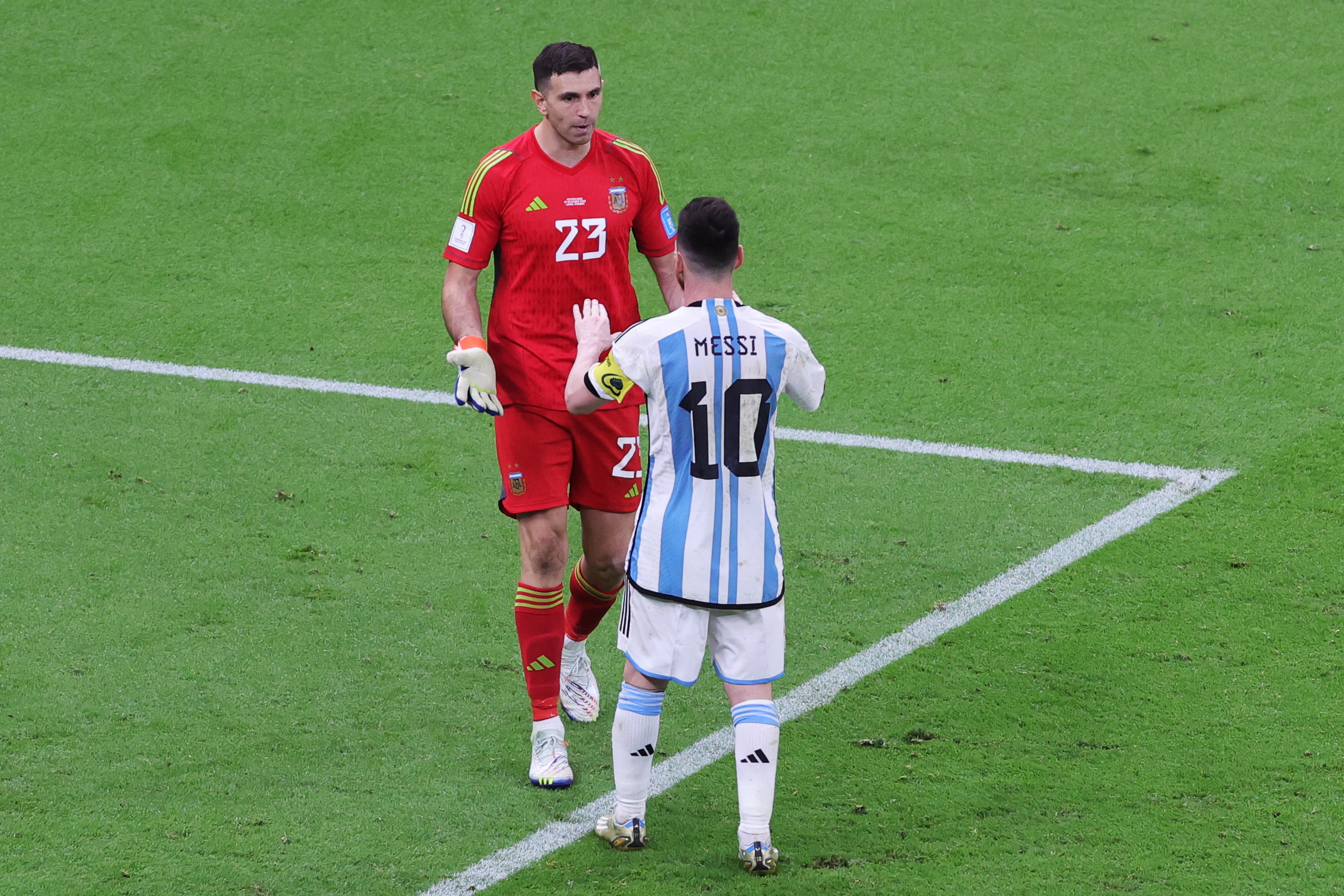 ‘Dibu’ Martínez, otra vez al rescate de la Argentina de Scaloni en los penaltis
