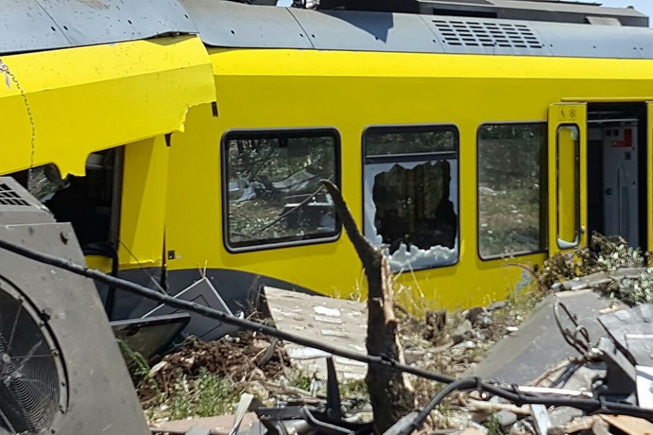 Italia investiga causas del grave accidente entre trenes que dejó 25 muertos