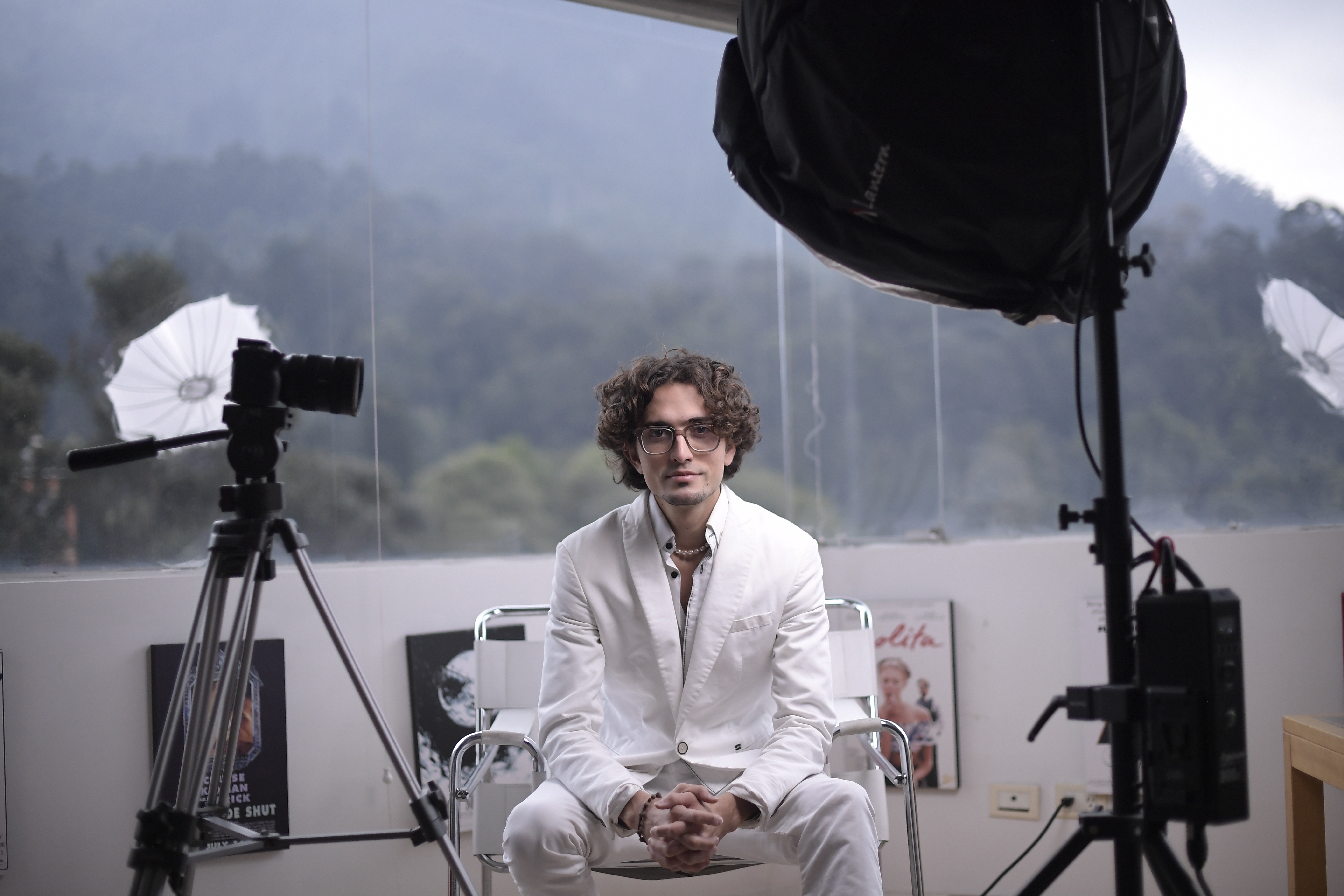Director de cine e influencer.