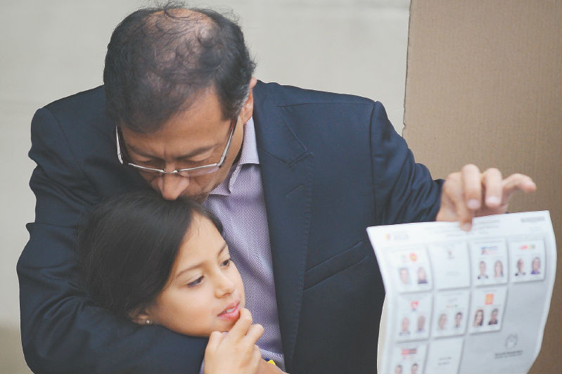 Gustavo Petro busca aliados para su causa