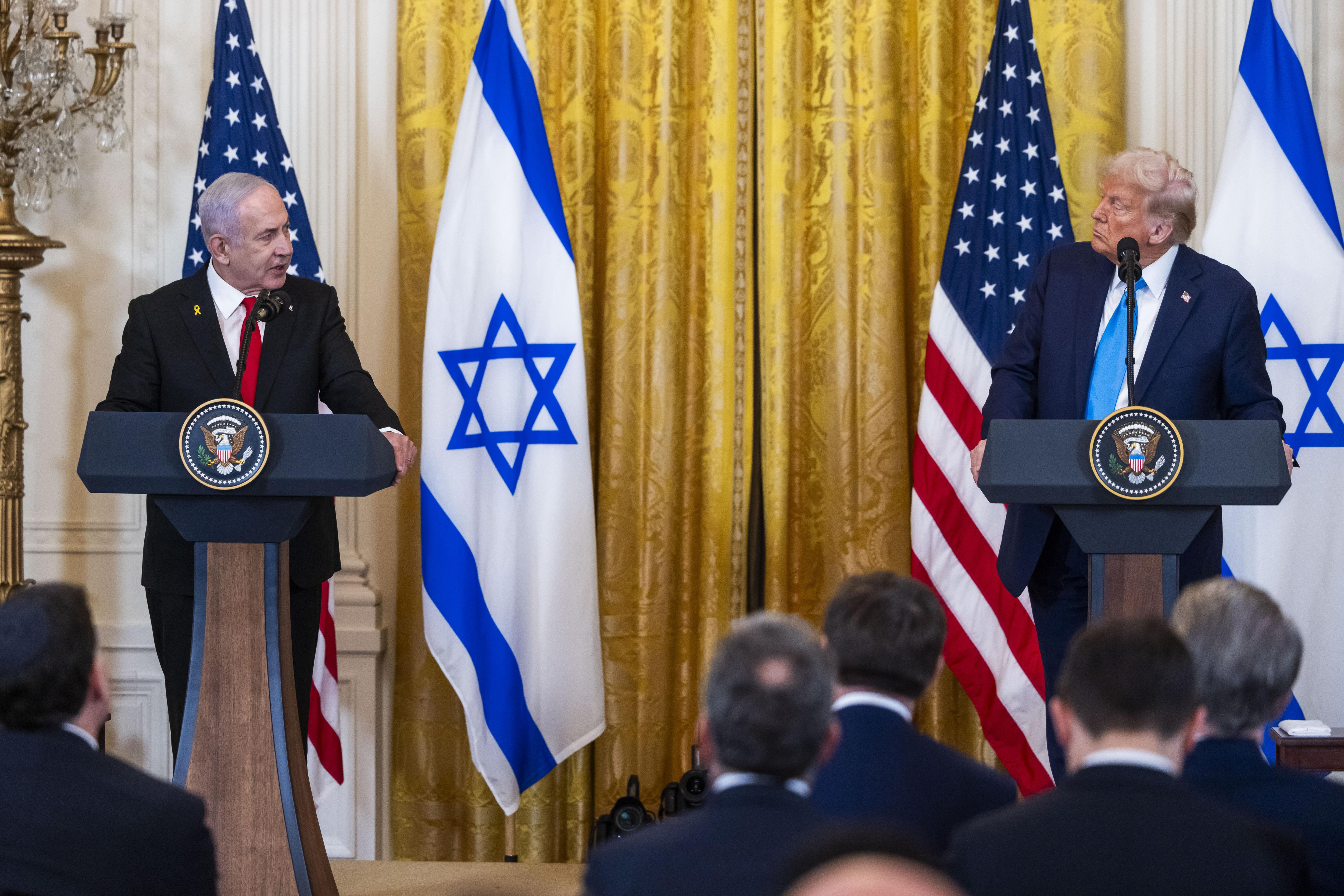 Washington (United States), 05/02/2025.- US President Donald Trump (R) and Israeli Prime Minister Benjamin Netanyahu (L) speak during a press conference in the East Room of the White House in Washington, DC, USA, 04 February 2025. President Trump said that the he wants the US to take an ''ownership position'' of Gaza. EFE/EPA/JIM LO SCALZO / POOL