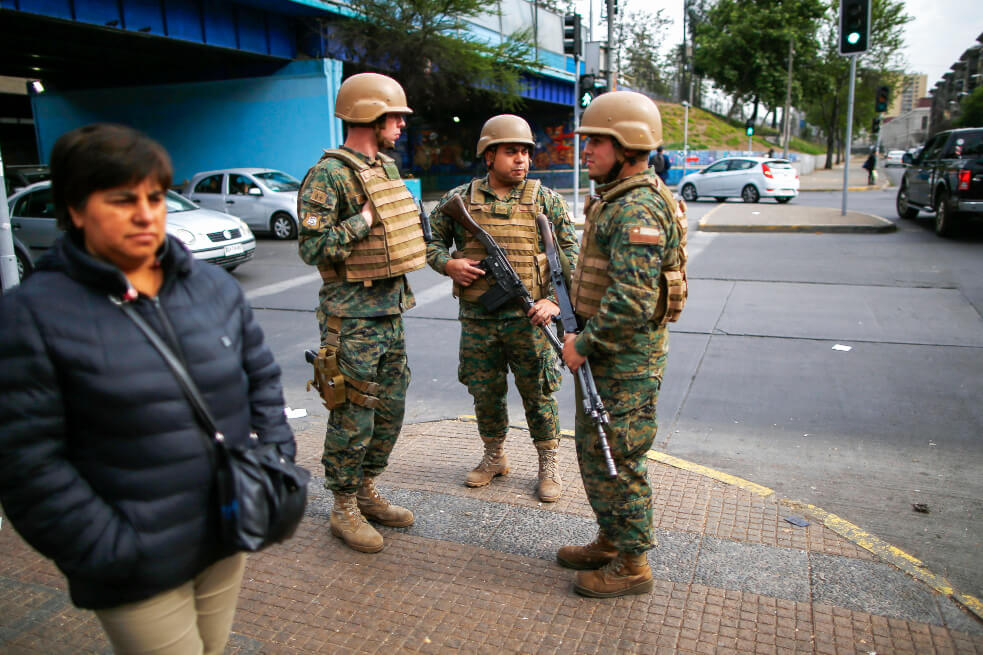 Santiago de Chile después del caos: militares en las calles