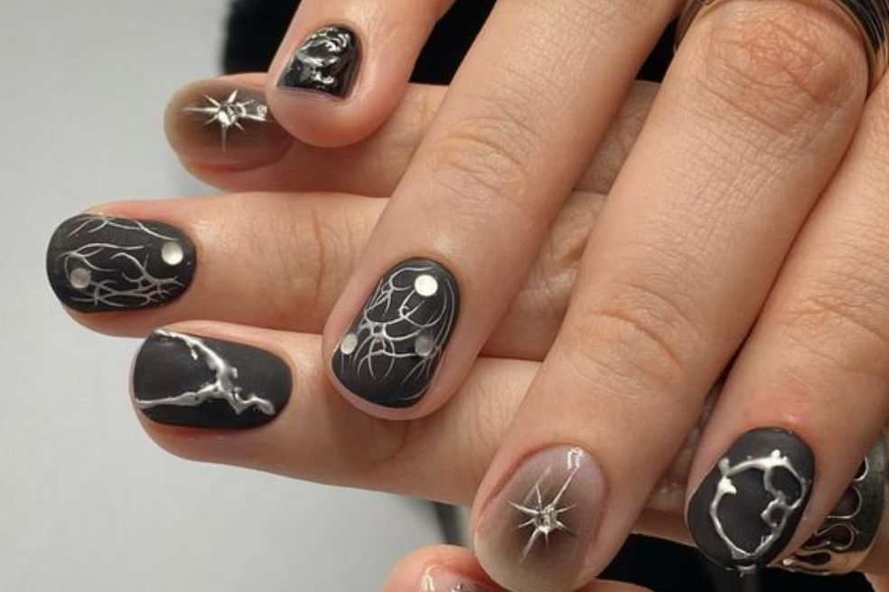 ¿Qué son arabescos en las uñas? 7 diseños que te harán lucir a la moda