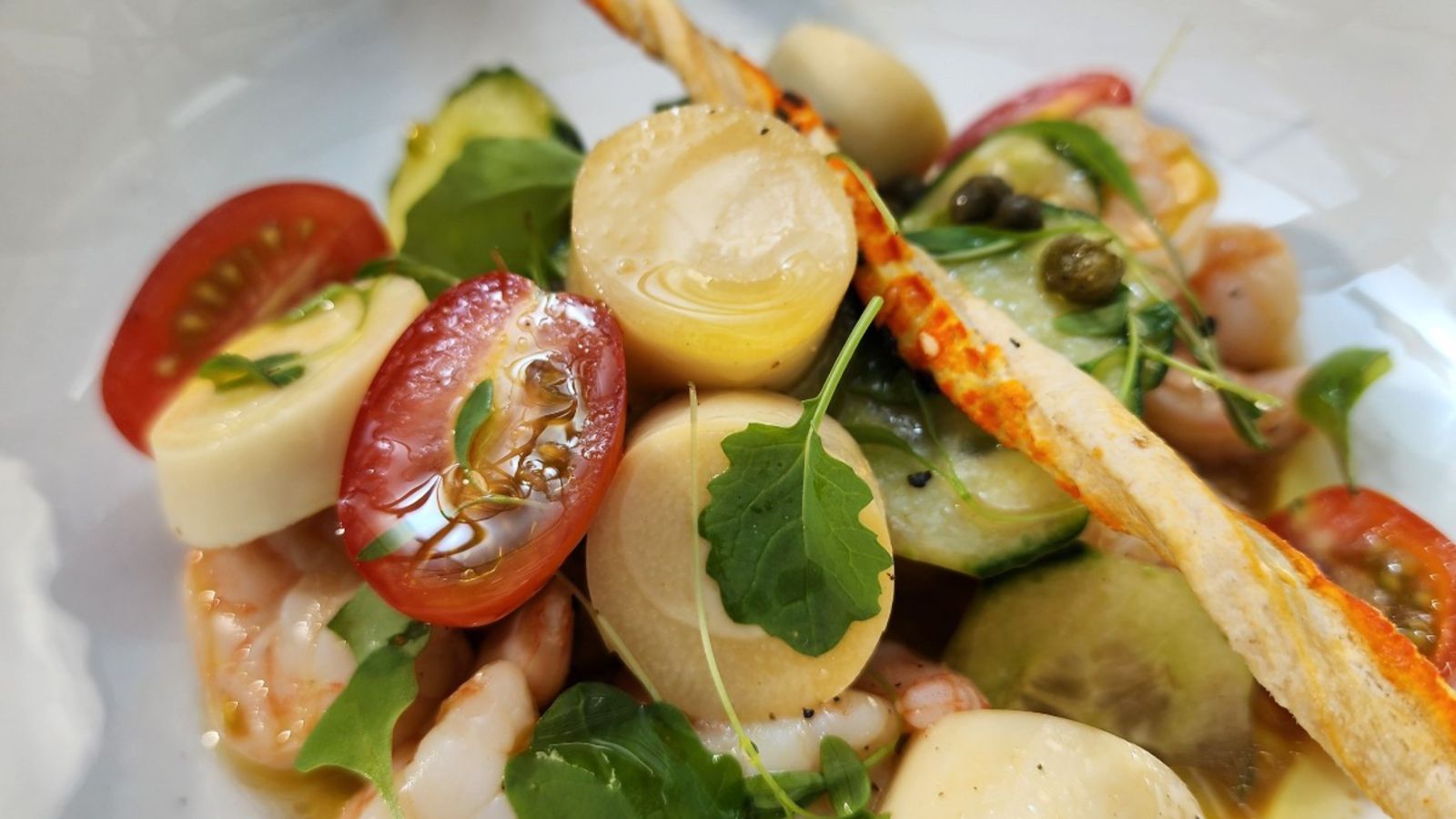 En esta receta utilizo unos camarones precocidos que tenía en el congelador y que siempre me sirven para salir de apuros de una forma muy fácil.