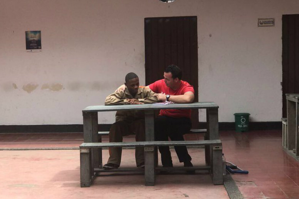 Noble gesto del «Pulpo» Viera: visitó y perdonó al hombre que le disparó