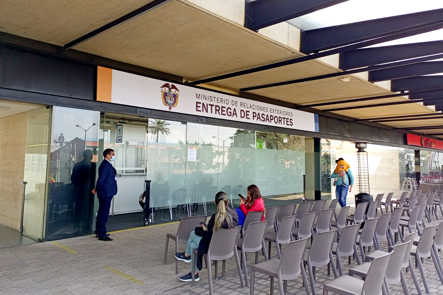 “Queremos que la licitación de pasaportes se declare desierta”: vicepresidente de Cadena