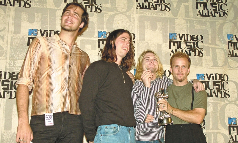 De izquierda a derecha: Krist Novoselic, Dave Grohl, Kurt Cobain y el director Kevin Kerslake (2 de septiembre de 1993).