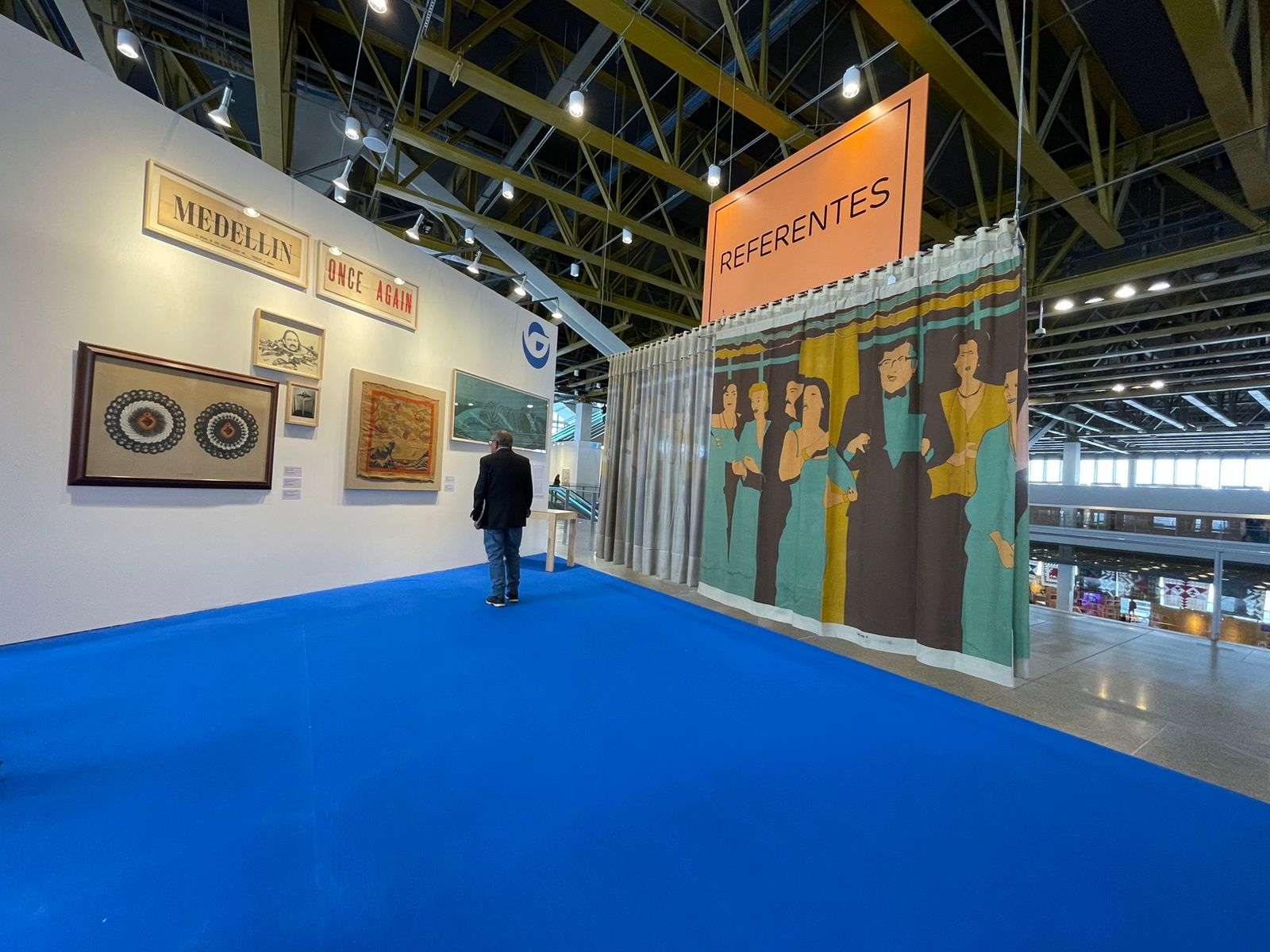 En "Referentes", una muestra curada por Pablo León de La Barra y María Wills en colaboración con José Ruiz que presenta obras de artistas que rompieron los paradigmas de la historia del arte y que se han convertido en referentes del arte contemporáneo.