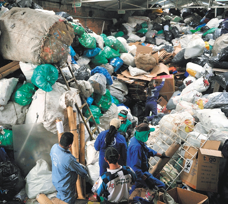 El plan para carnetizar a los recicladores en Bogotá