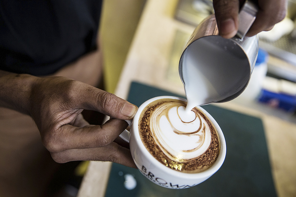 Prepara un delicioso latte de vainilla para tu desayuno