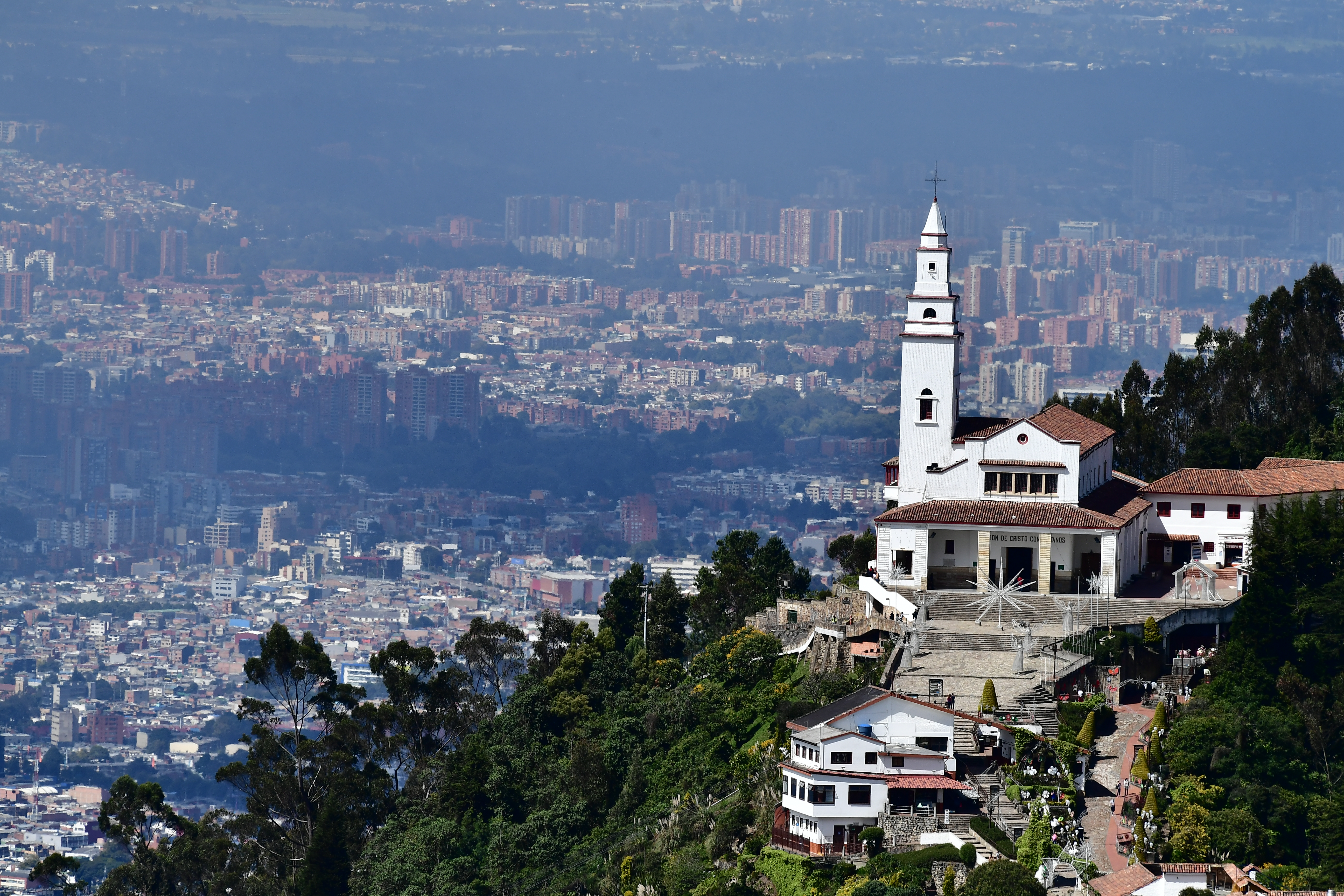 ¿Puedo subir con mi mascota a Monserrate?