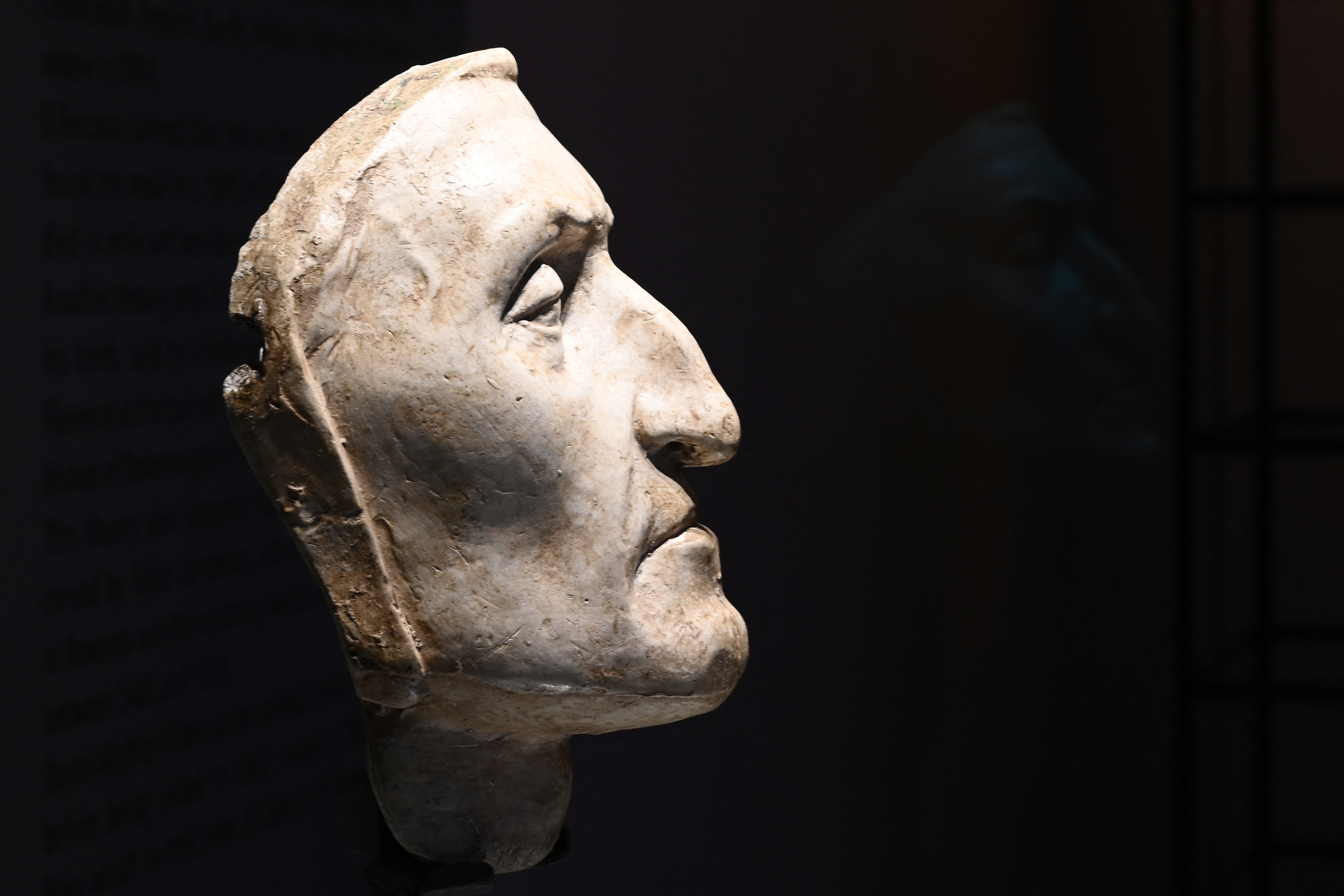 Revisarán juicio a Dante Alighieri 700 años después de condenarlo al exilio