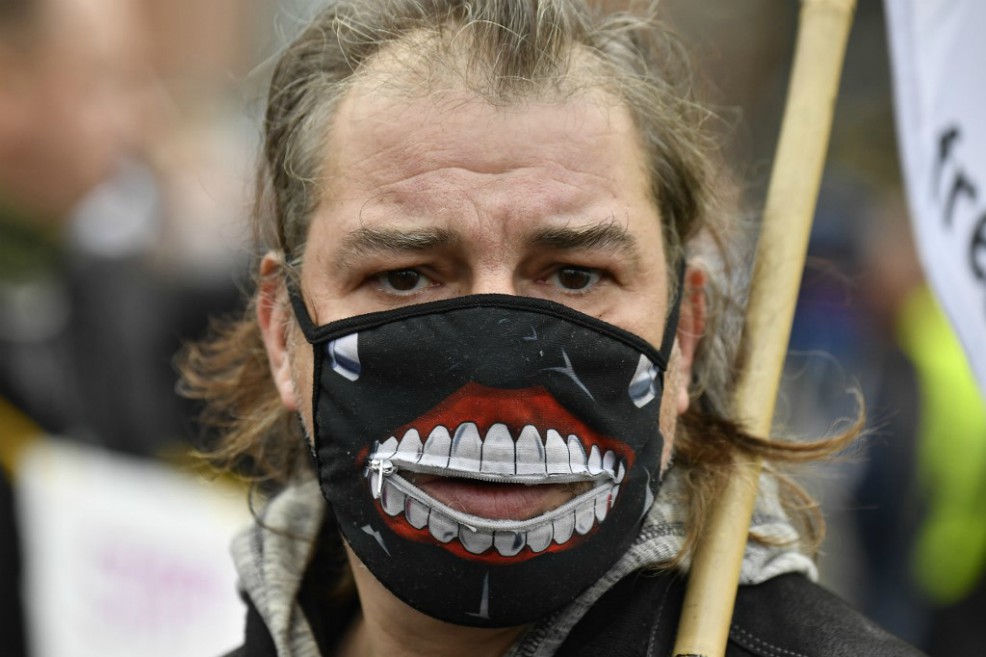 Desde neonazis hasta pacifistas en movimiento “antimascarillas” en Alemania