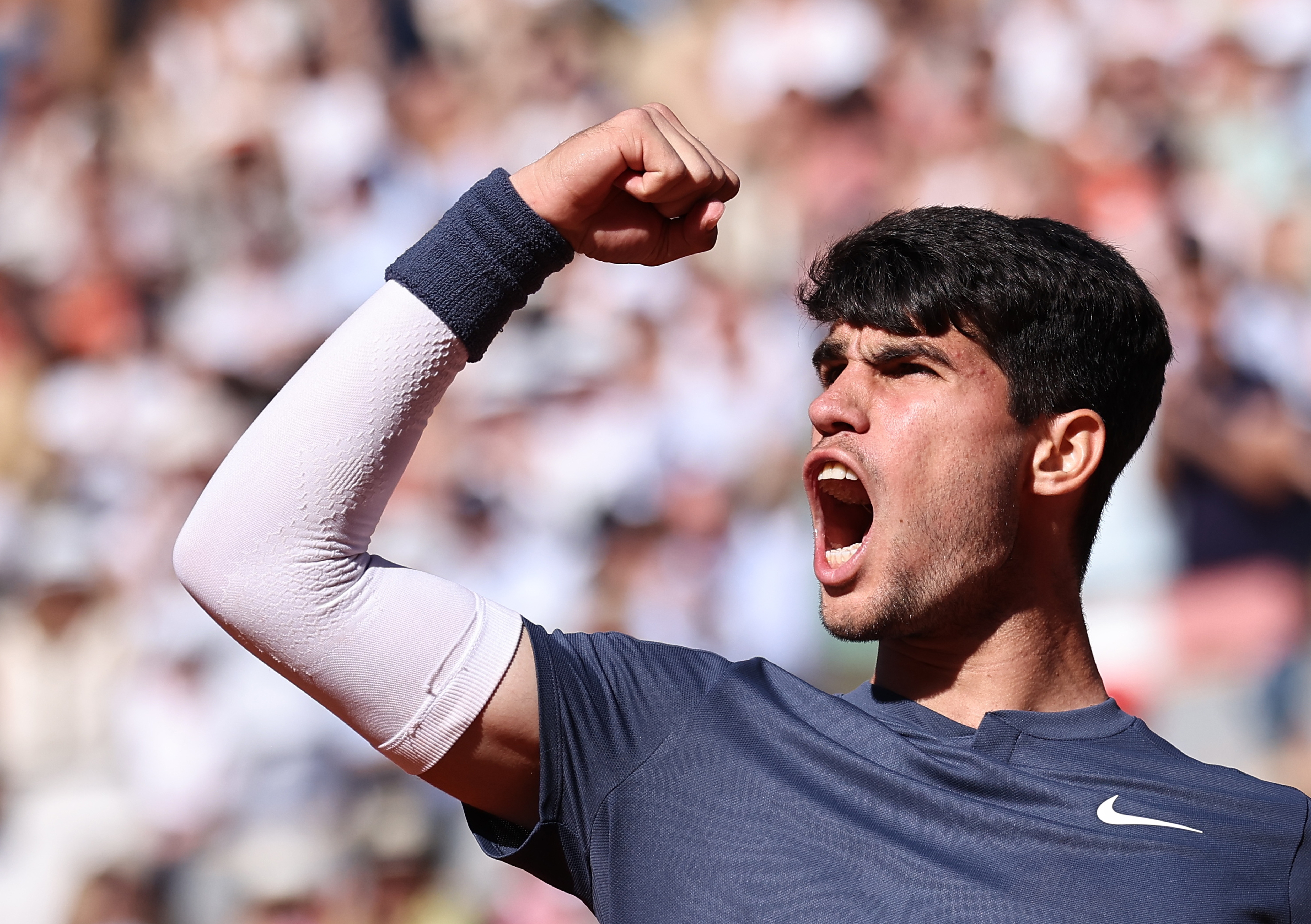 El heredero cumple su destino: Carlos Alcaraz es campeón de Roland Garros por primera vez
