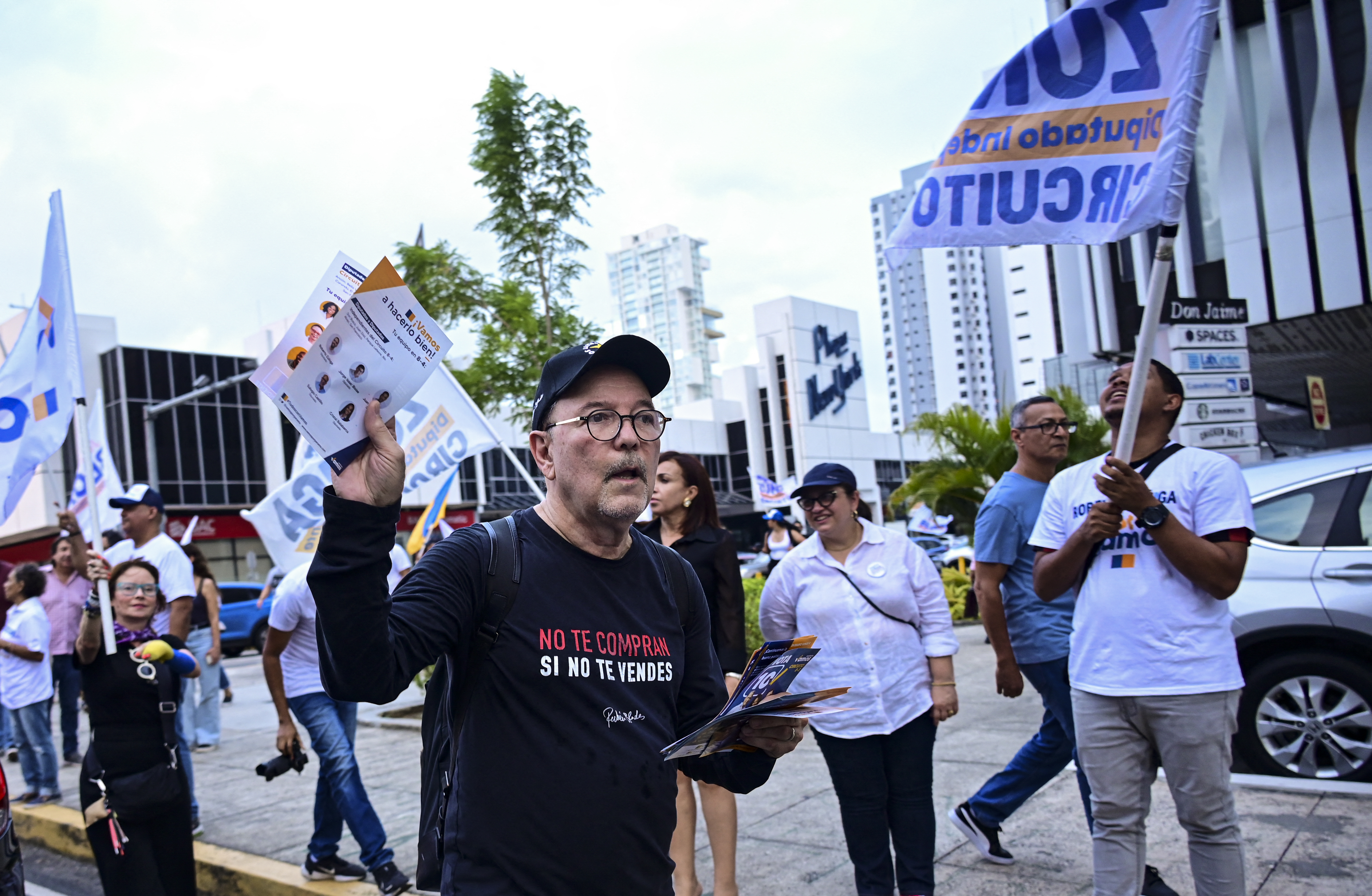 Rubén Blades vuelve a las calles de Panamá para hacer política