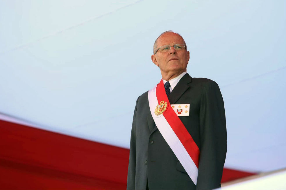 ¿Por qué quieren destituir al presidente de Perú?