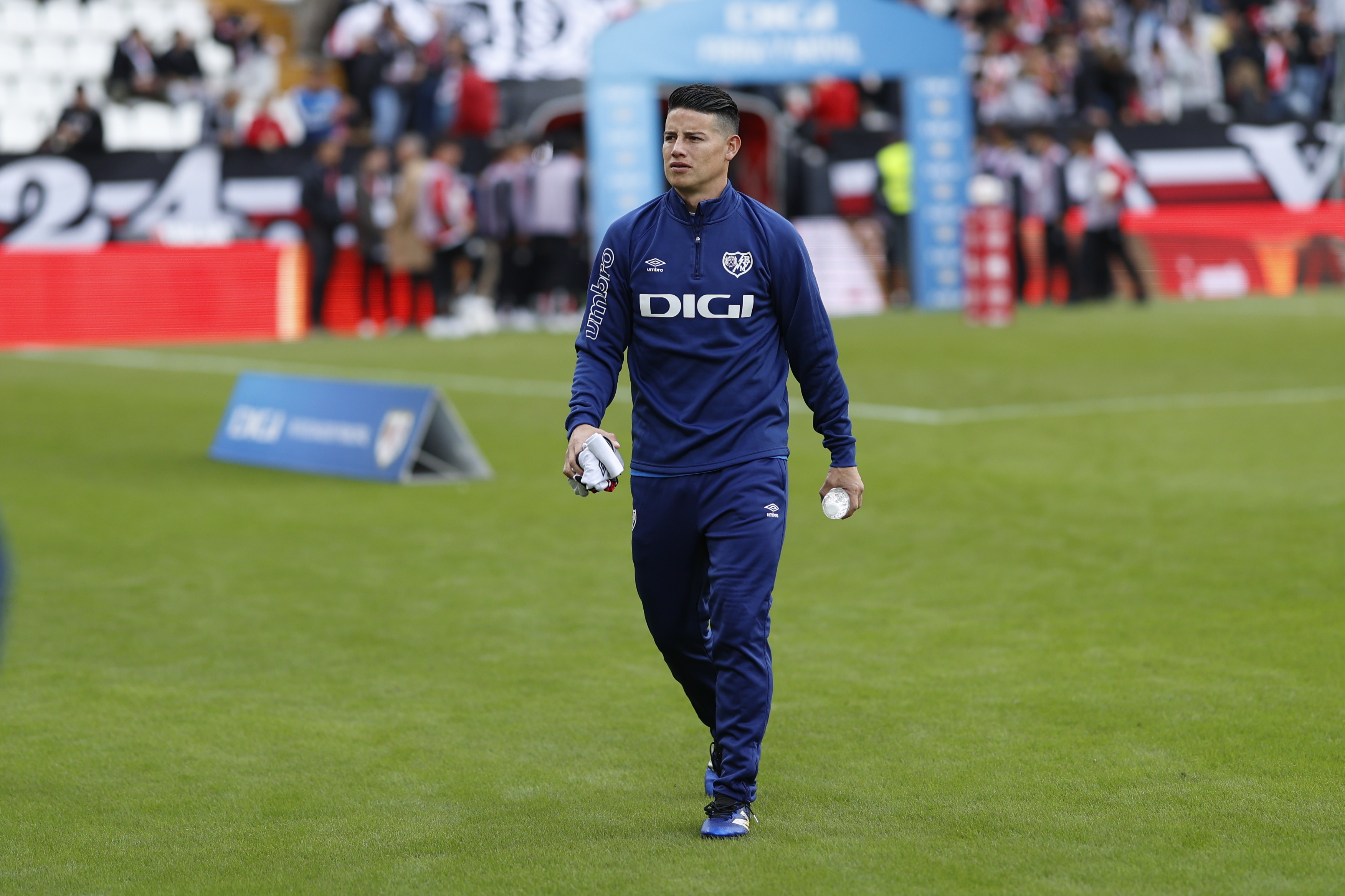 James Rodríguez volvió a ser suplente en nueva derrota del Rayo Vallecano