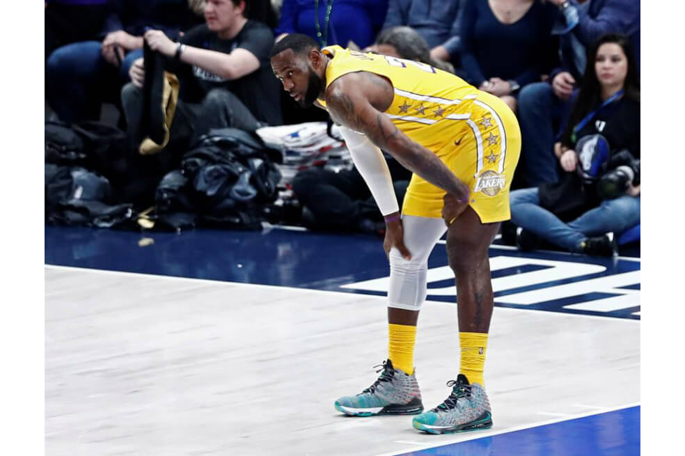 128-99. James guía a los Lakers al noveno triunfo consecutivo