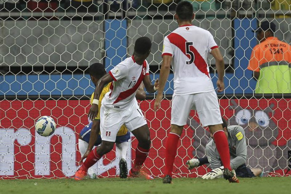 Perú, débil ataque y floja defensa