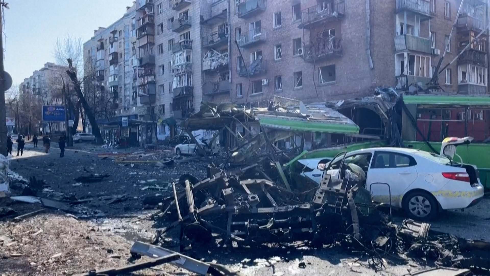 Bombardeos en fábrica de aviones de Kiev dejan dos muertos y seis heridos