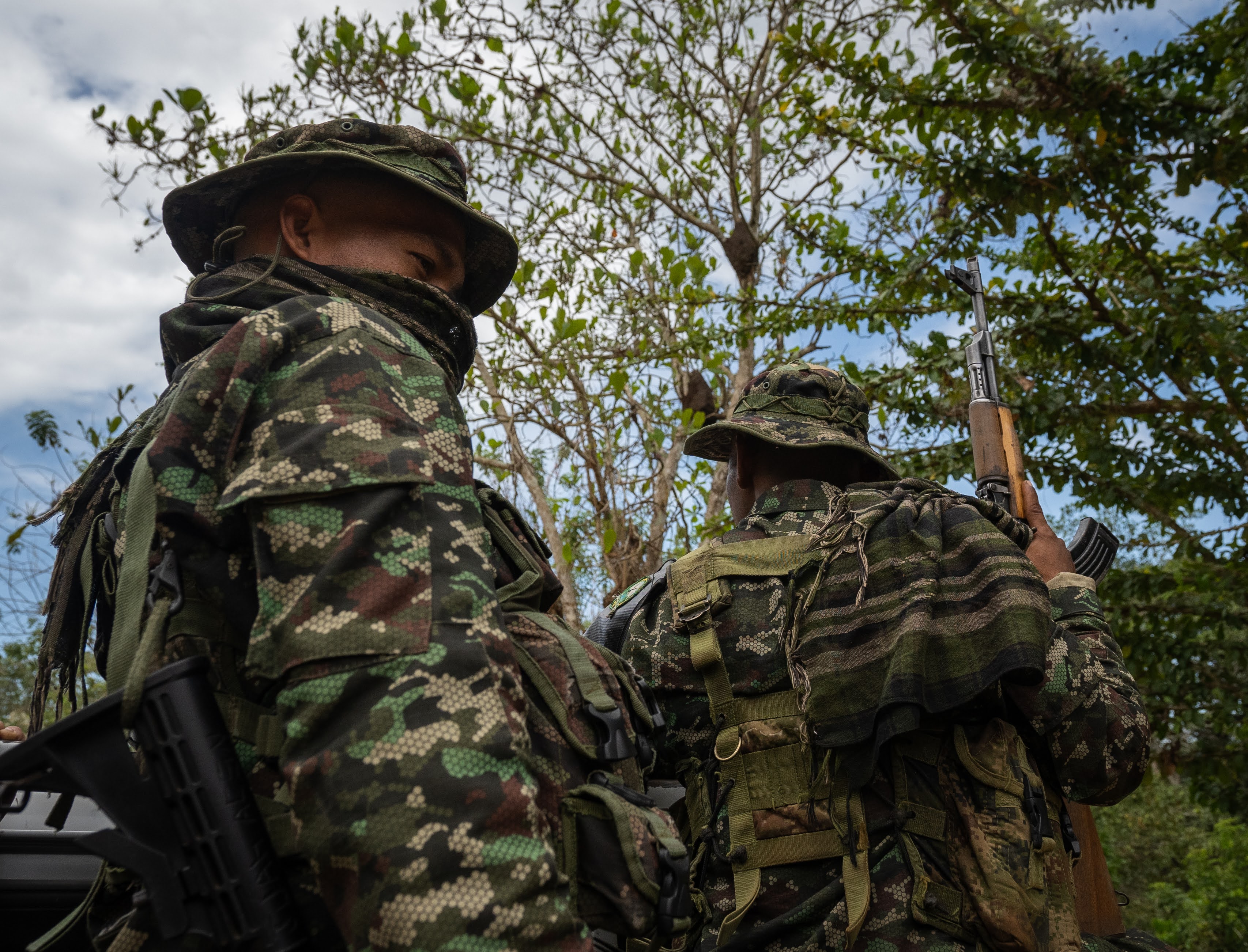 Se estima que las ACSN tienen alrededor de 1.000 integrantes, en su mayoría oriundos de su zona de dominio, la Sierra Nevada de Santa Marta.