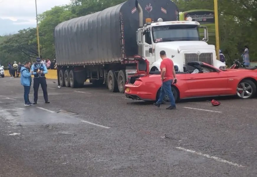 Ciclista murió arrollado por Ford Mustang de  empleado de Supertransporte en Neiva