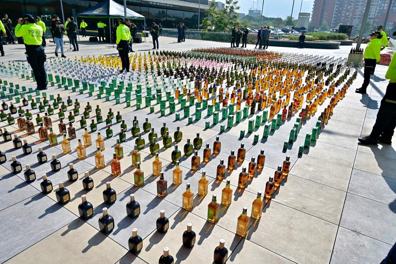 Descubren bodega en Los Mártires con más de 4 mil botellas de licor adulterado