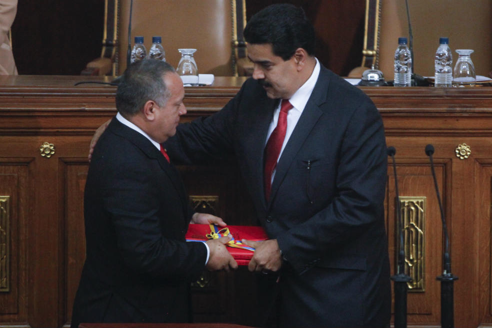 Maduro se viste de Chávez