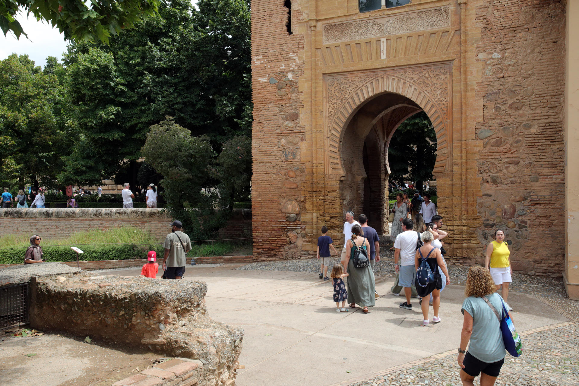 Terremoto de  4,7 en Granada (España) obliga a desalojar la Alhambra
