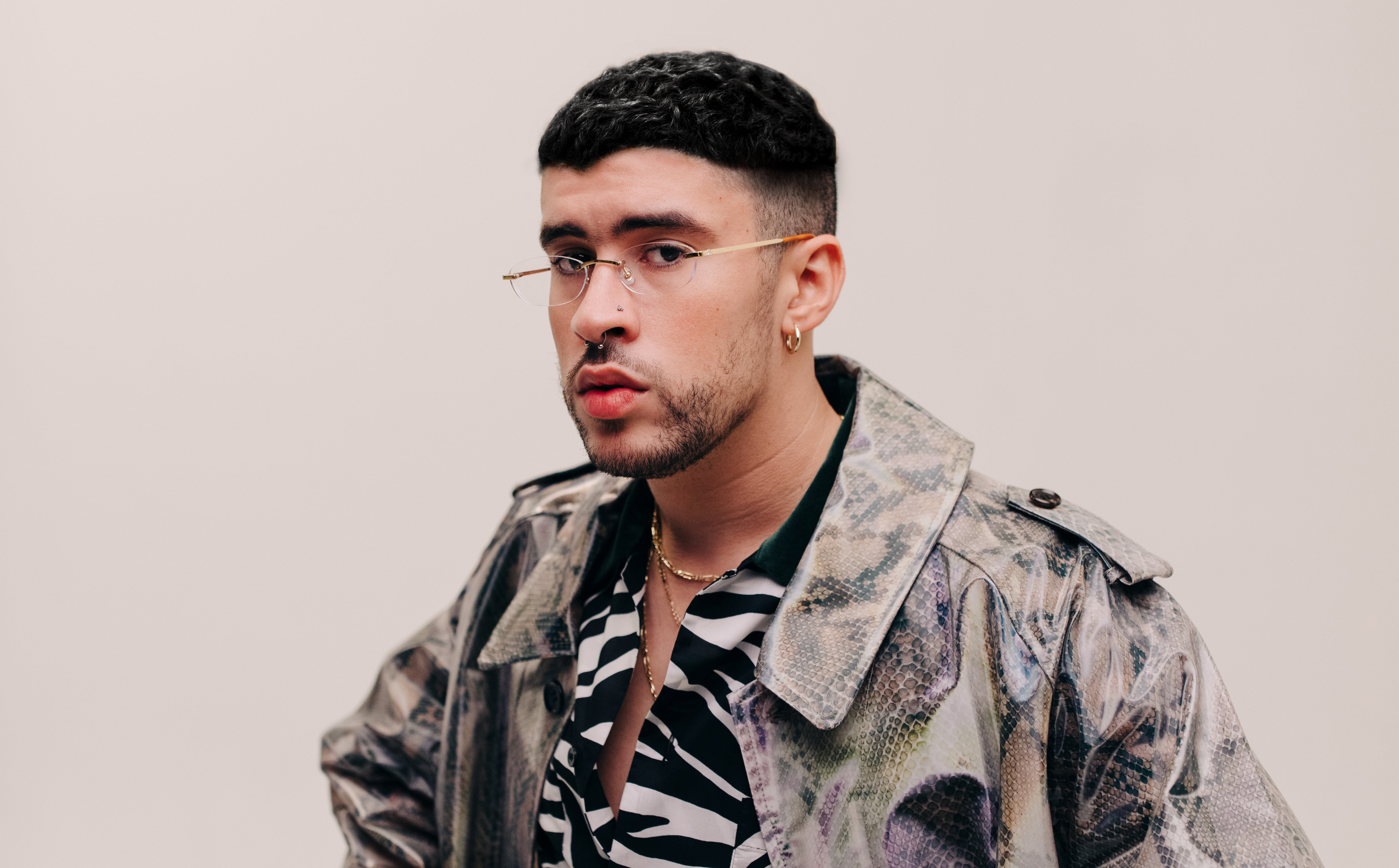La música de Bad Bunny activa neurotransmisores que generan bienestar, según estudio